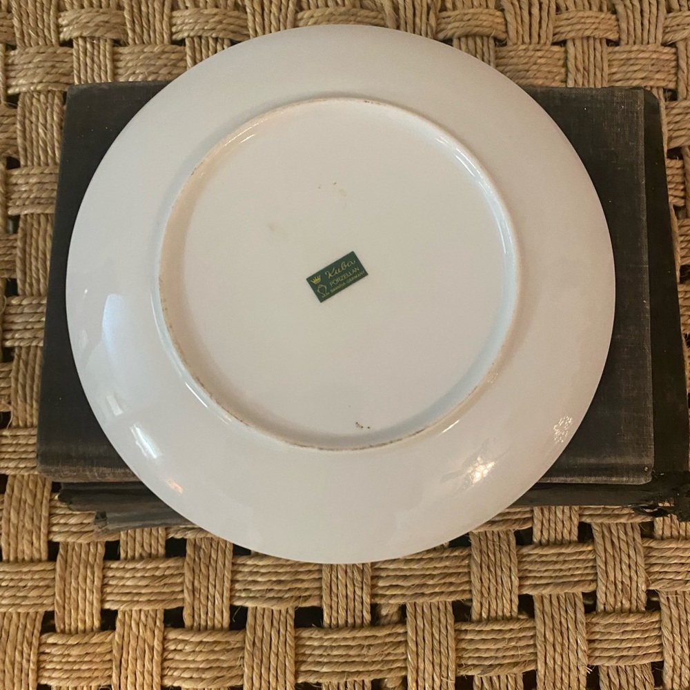 Kuba Porcelain. Game Bird Plate.7.75 inches. Elegant with Gold Rim. - Picture 3 of 4